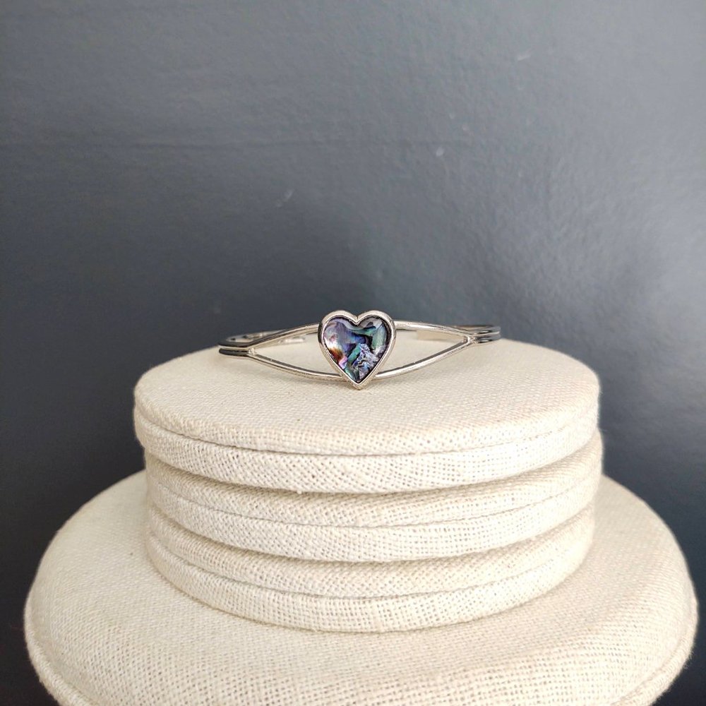 Silver abalone shell heart cuff bracelet - Picture 2 of 10